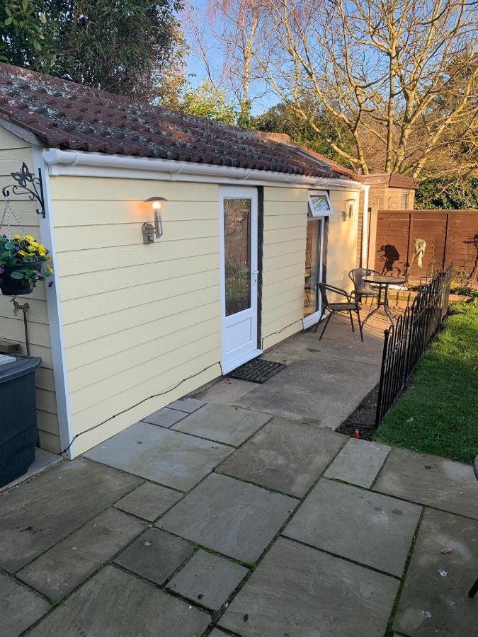 Cosy 1 Bed Garden Annexe Lejlighed Colchester Eksteriør billede