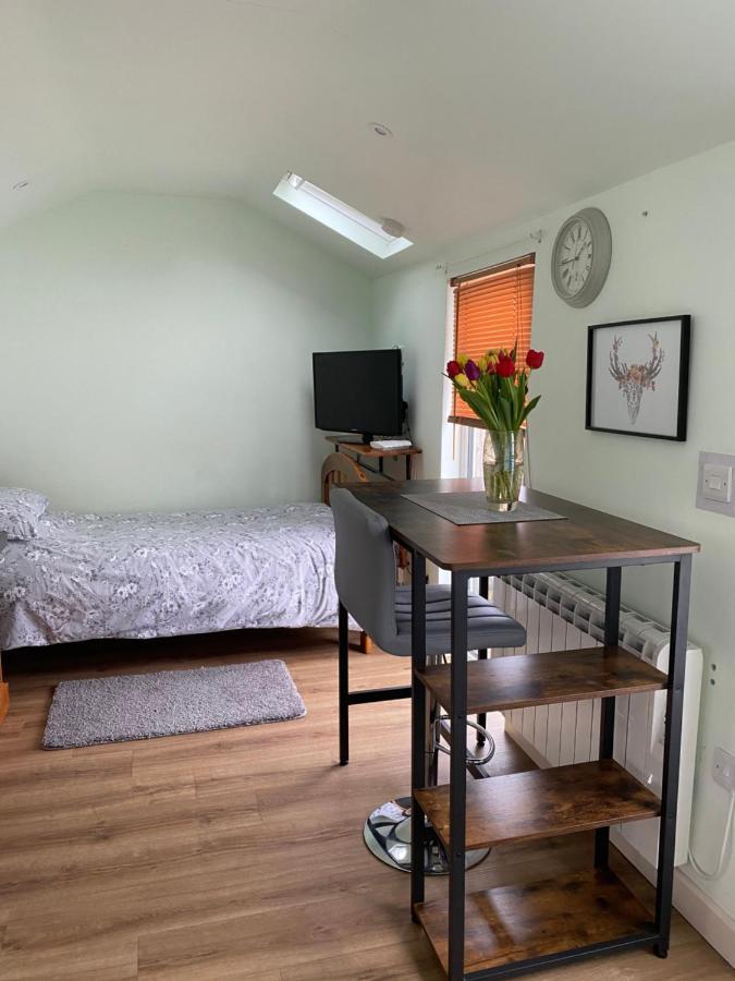 Cosy 1 Bed Garden Annexe Lejlighed Colchester Eksteriør billede