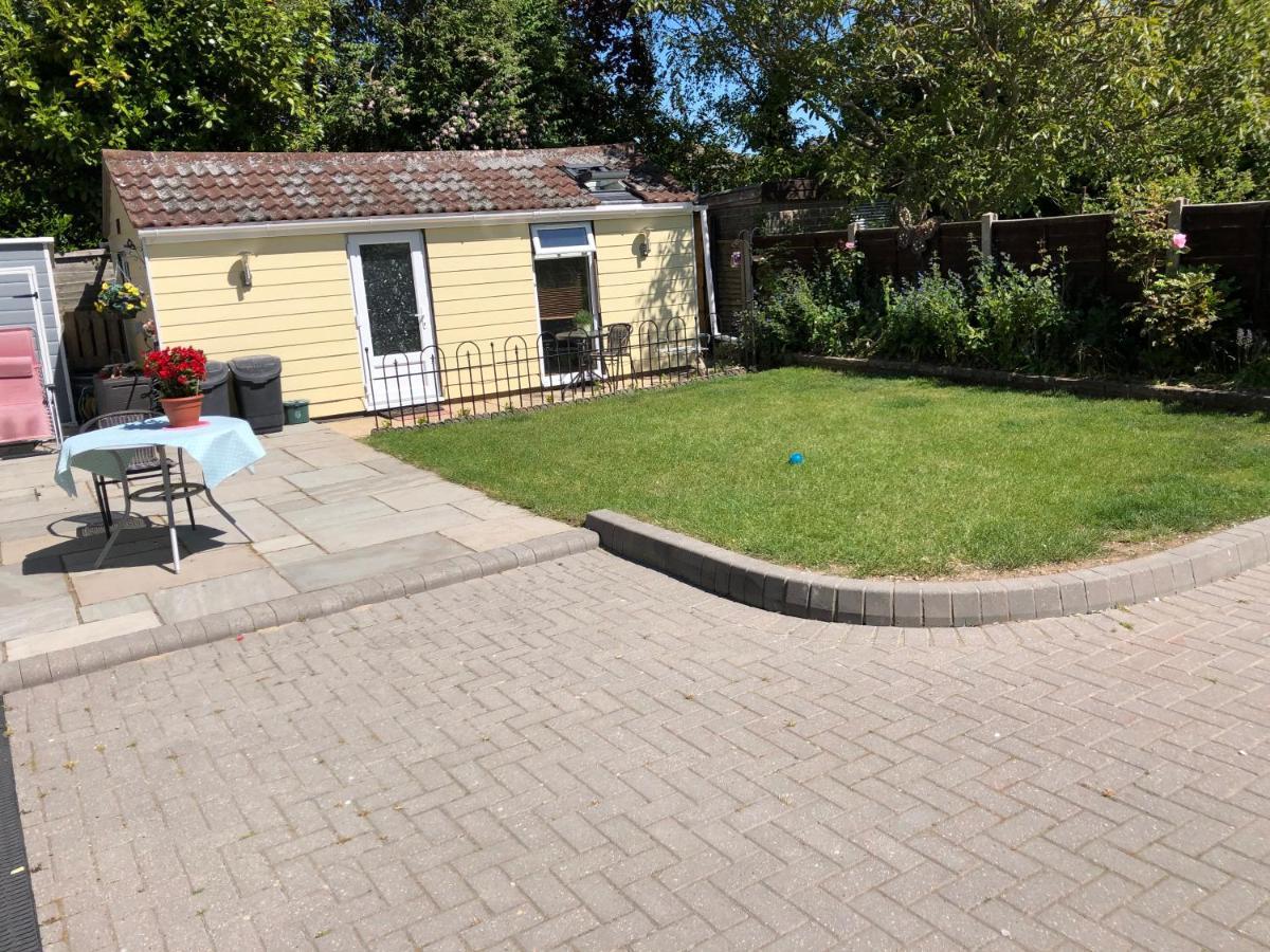Cosy 1 Bed Garden Annexe Lejlighed Colchester Eksteriør billede